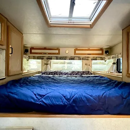 Camper For 2 Less Than Half A Mile From Mt Rainier